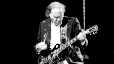 Neil Young på Koengen (Foto: Roy Hilmar Svendsen/NRK) Neil Young på Koengen (Foto: Roy Hilmar Svendsen/NRK)