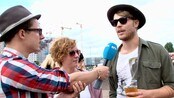 Laidback ocean pink - Ludvig Løkholm Lewin tar sjangerpraten med hipsterne på Øyafestivalen i 2011.