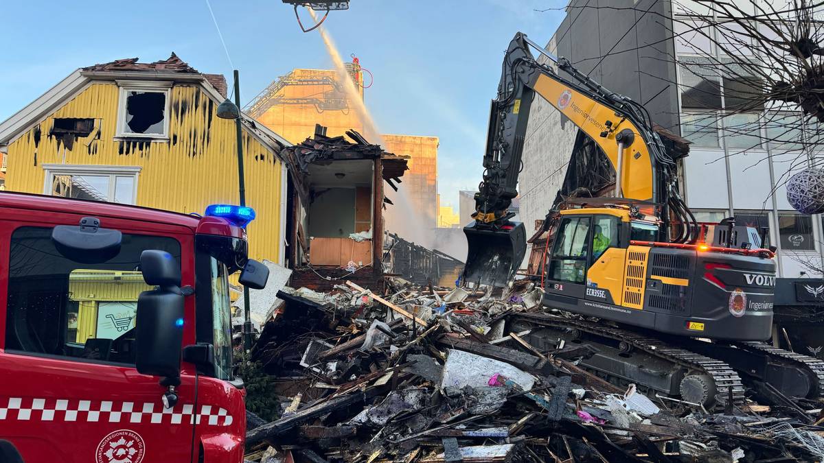 Brannvesenet har kontroll på brannen i Kristiansand