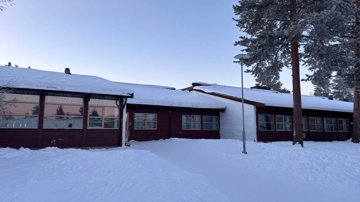 Stengjer skulen grunna kulda: – Sat langt inne