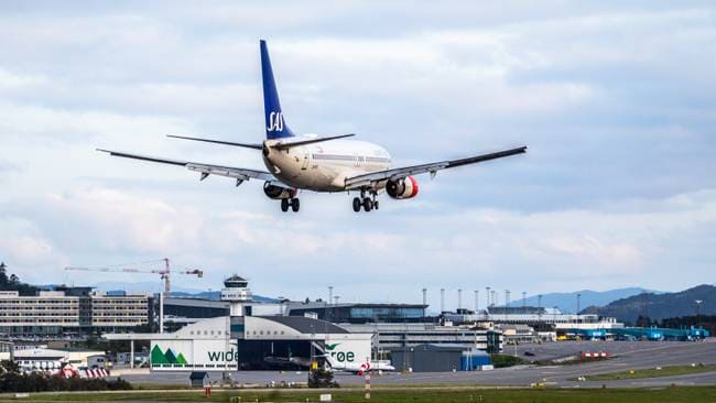 Mogleg Avinor-streik I Luftfarten Vil Råke Flesland, Brønnøysund Og ...