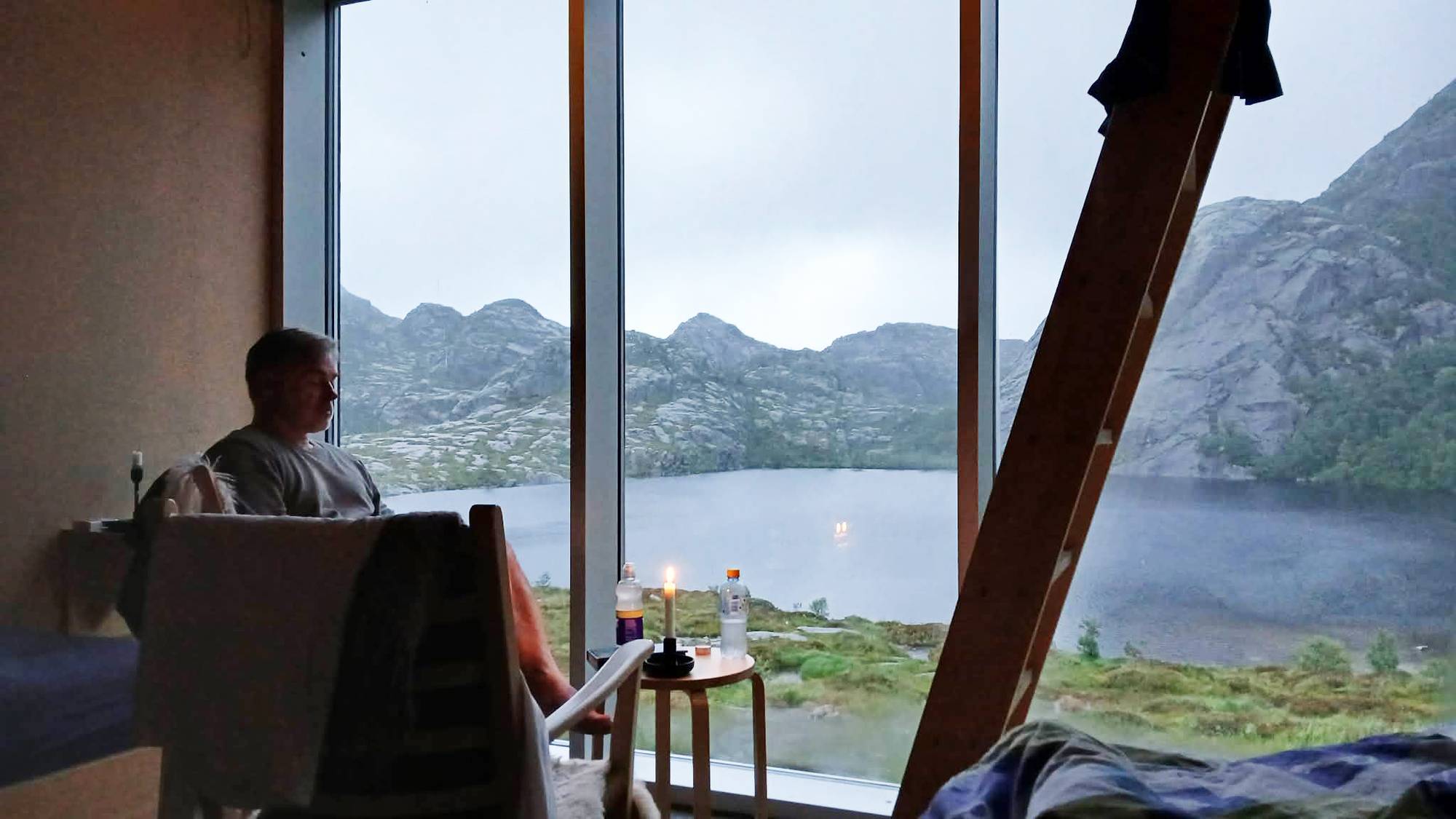 Terje Hauan på hytte.