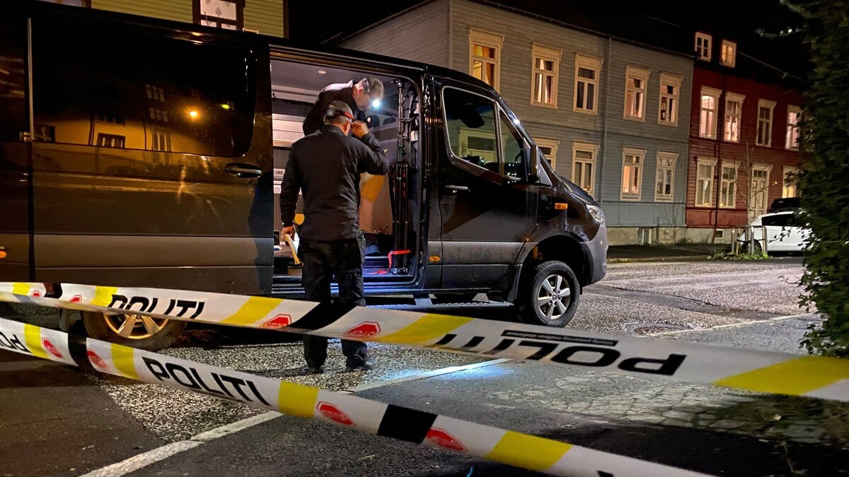 To personer siktet etter knivstikking i Trondheim – etterlyst internasjonalt