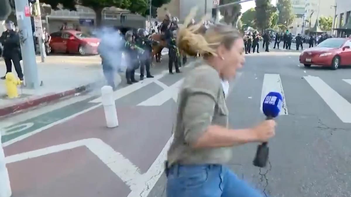 Los Angeles: Journalist skutt med gummikule