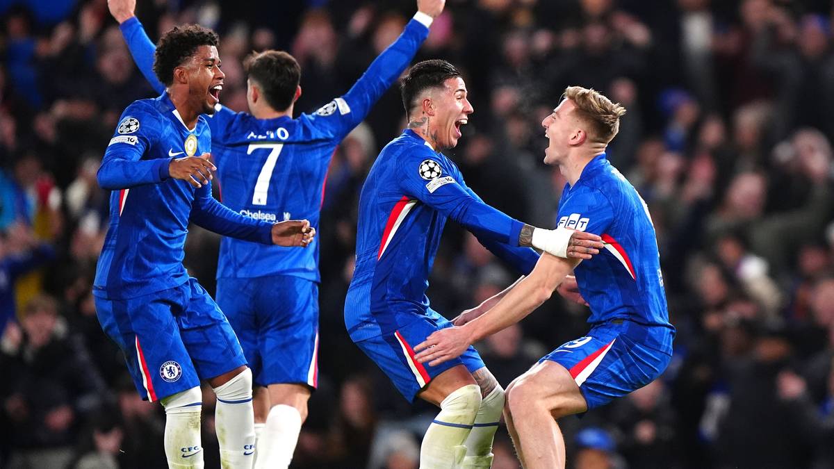 Komisk selvmål og drømmemål ga Chelsea 3-0 mot ti Barcelona-spillere