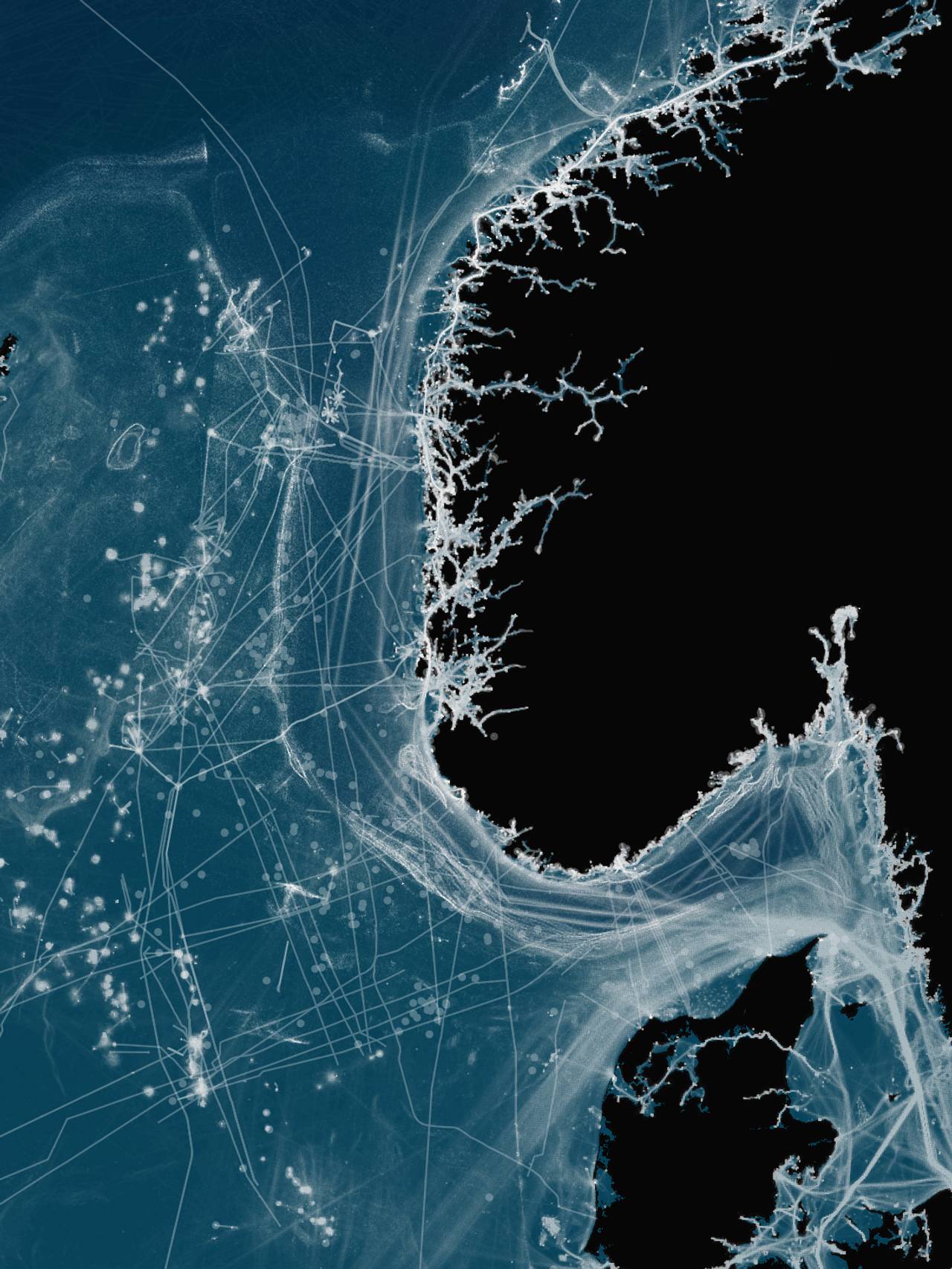 Kartet viser en oversikt over menneskelig aktivitet i Nordsjøen.