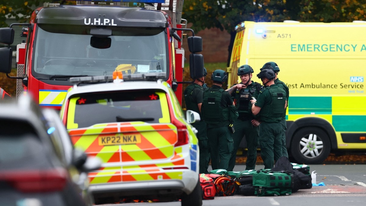 Fire skadet etter påkjørsel og knivstikking i Manchester