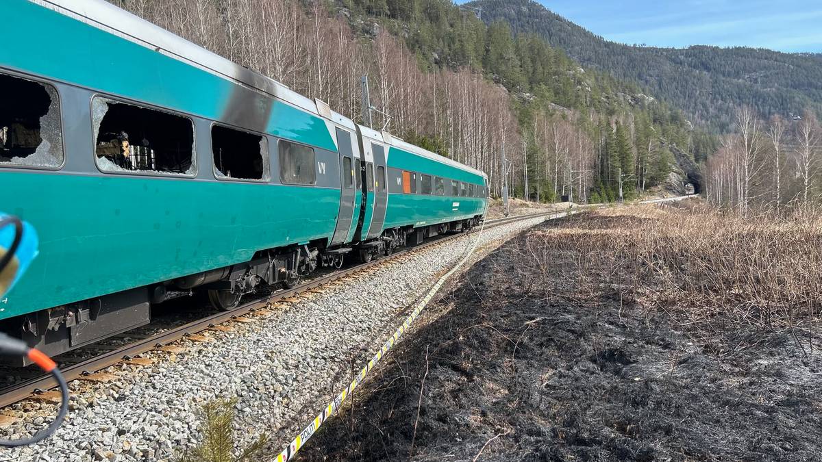 Brannen på Bergensbanen: Vy bekrefter at samme vogner luktet brent dagen før