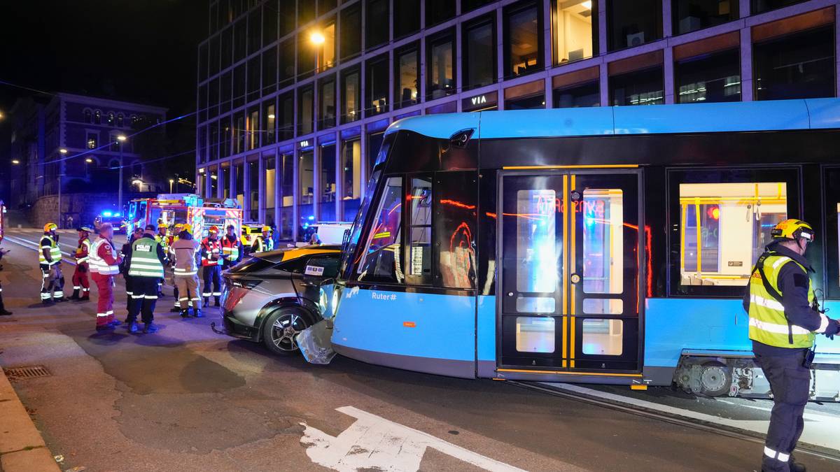 Kollisjon mellom trikk og taxi i Oslo