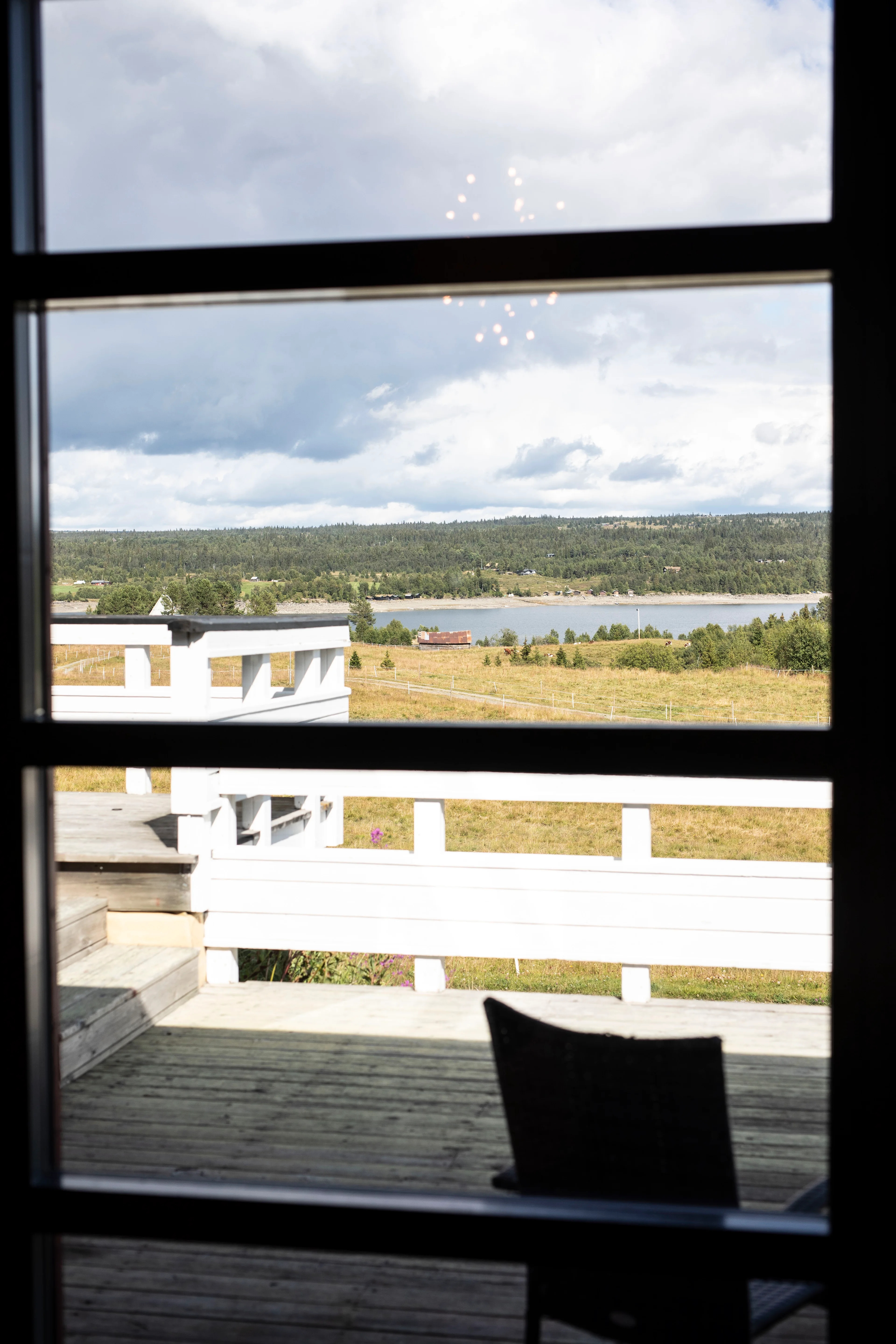 Utsikt fra Oset Fjellhotell ned mot Tisleifjorden.