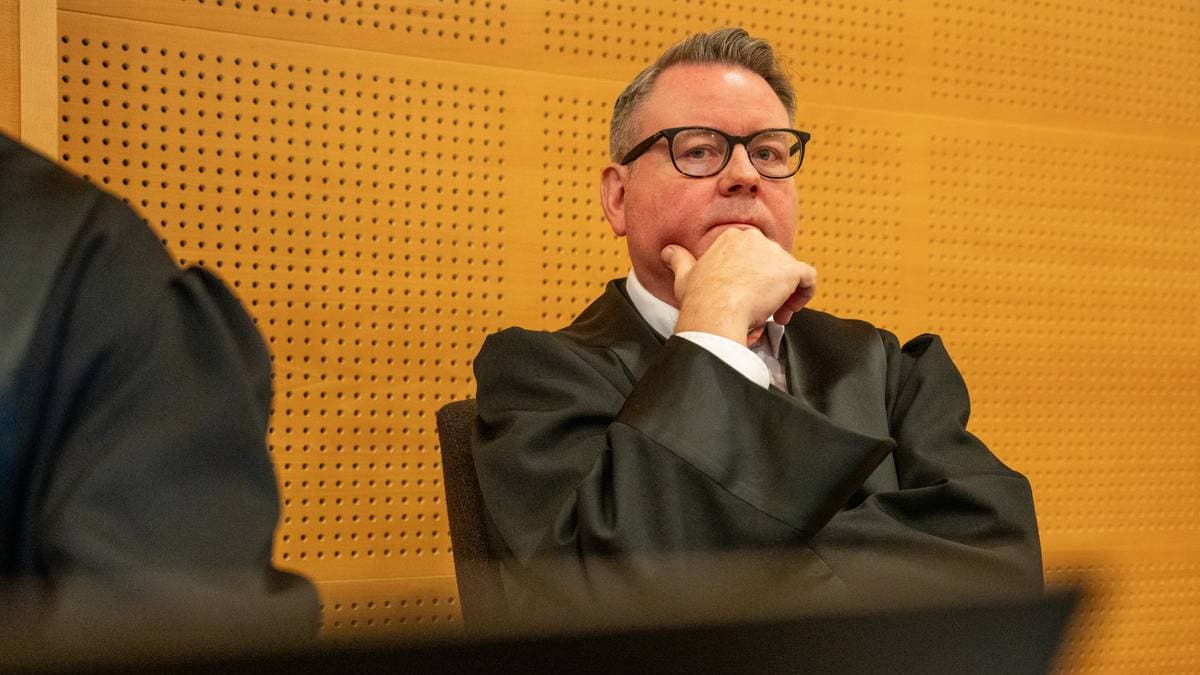 Filma sambuaren i senga i 17 år - retten meiner dette er bevis på valdtekt