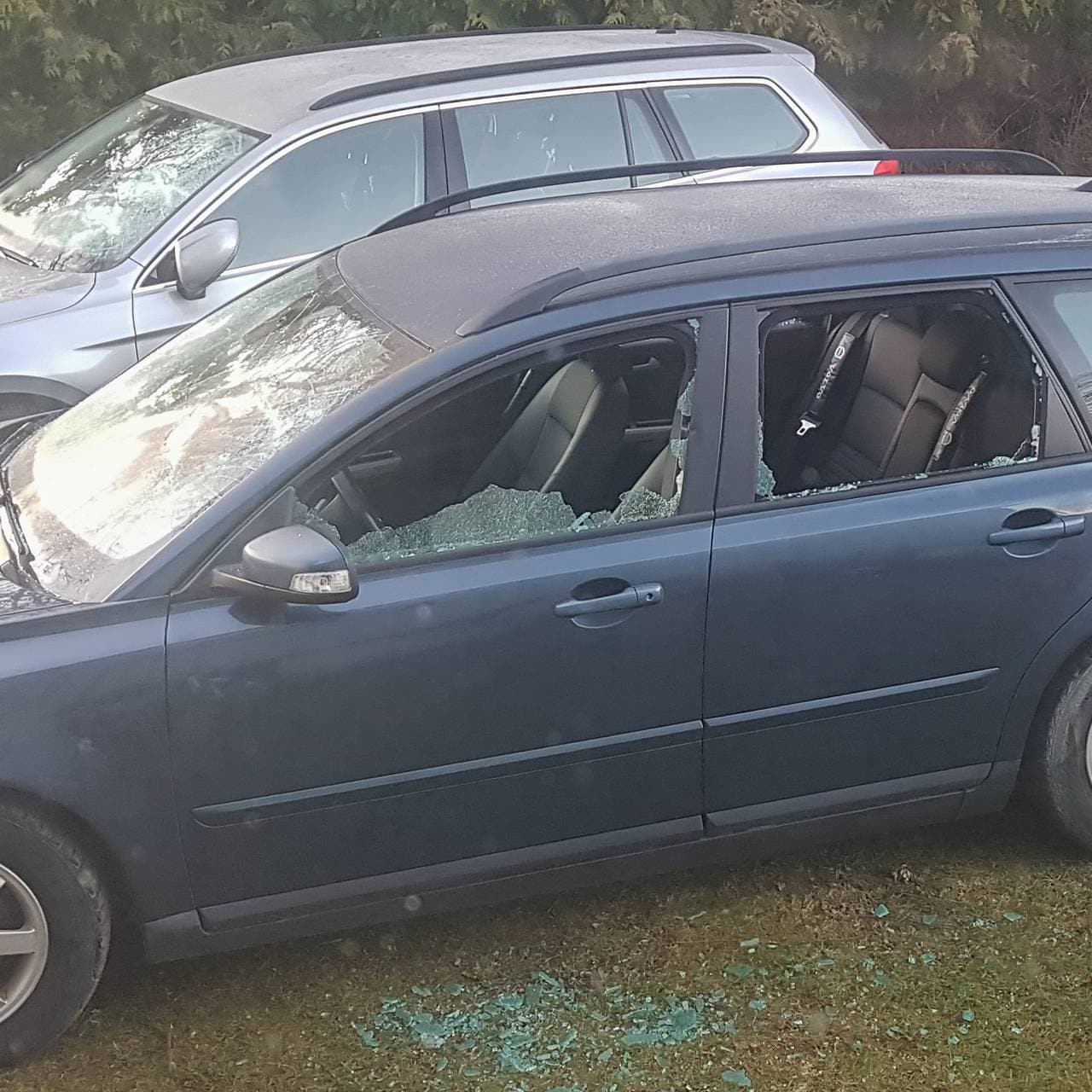 Knuste bilruter i nabolag i Porsgrunn