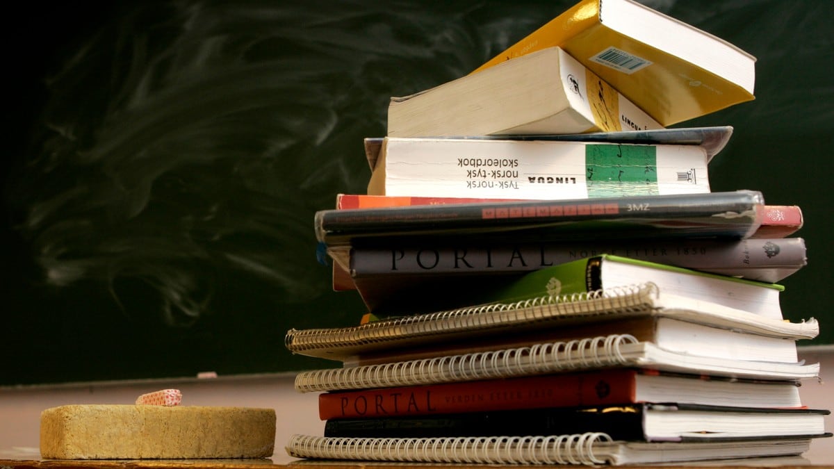 Krever erstatning for skolebøker – NRK Nordland – Lokale nyheter, TV og ...