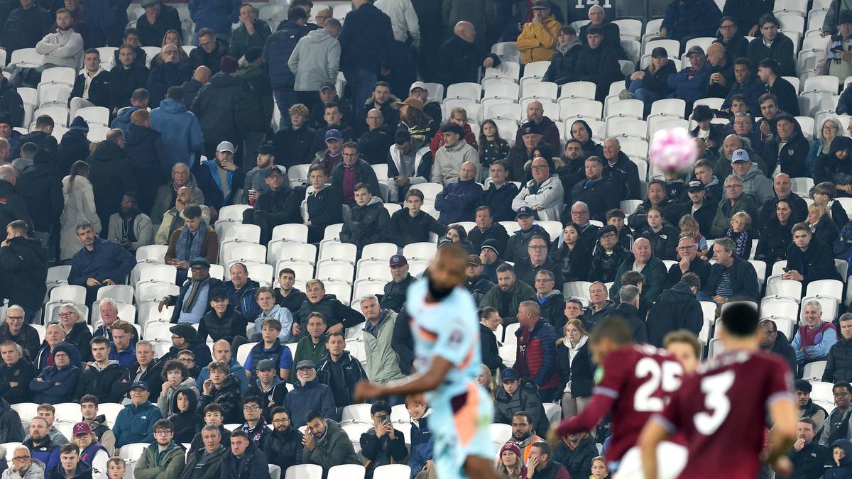 Fansen protesterte – West Hams skrekkstart fortsatte
