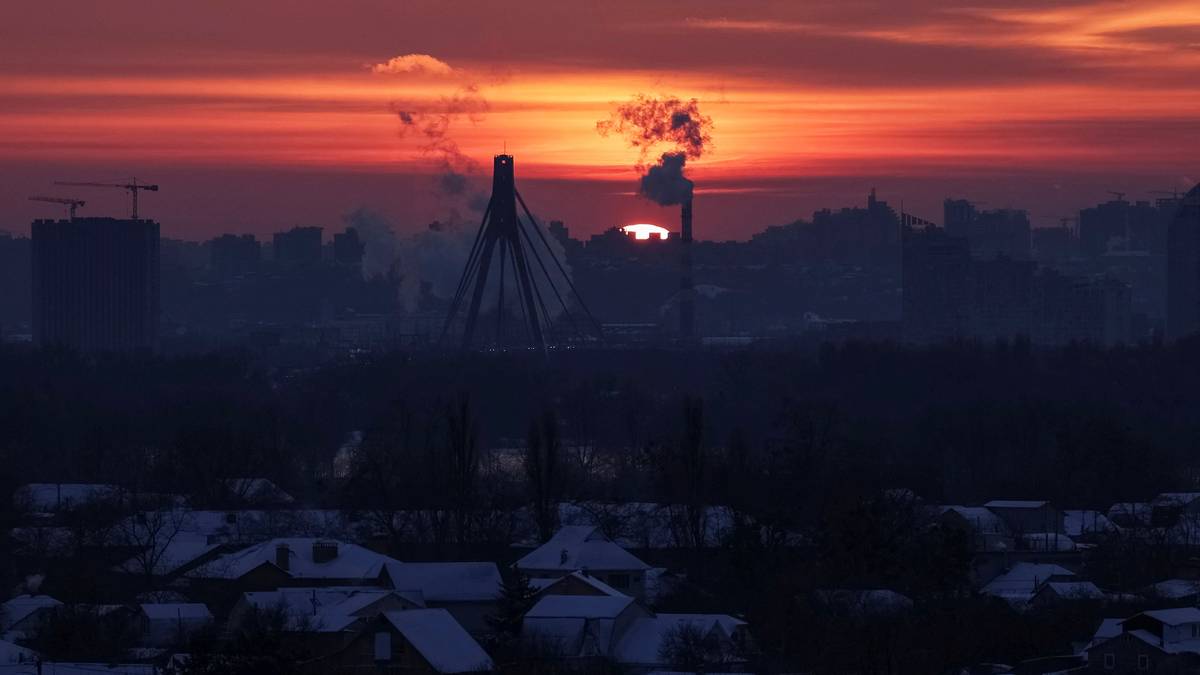 Iskaldt og mørkt i krigsherja Ukraina: – Vanskelegaste situasjonane så langt