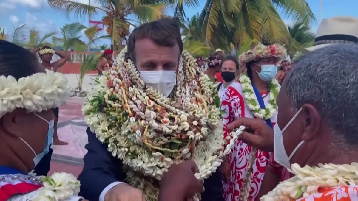 Macron på polynesisk sjarmoffensiv i skyggen av atomvåpen
