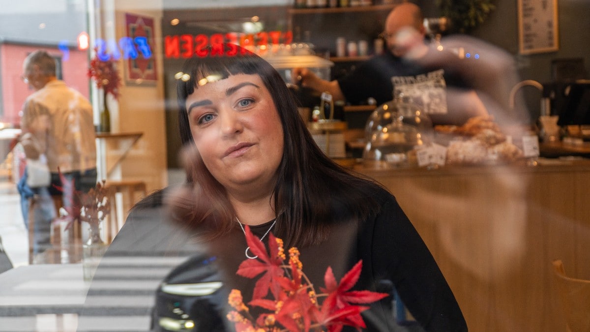 Arbeidslivet rakna. Heldigvis kan Henriette sy