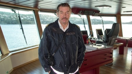 John Bye - Trafikkinspektør Roald Endresen i Kristiansand havn sier mye støy forsvinner med landstrøm. - Foto: Per-Kåre Sandbakk / NRK