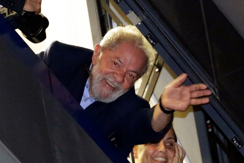 Brasils Lula kan avgjøre valget fra fengselscella
