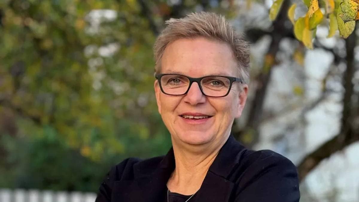 Kritiserer tilsetjing: Ny sjukehusdirektør får pendlarbustad og årskort på fly