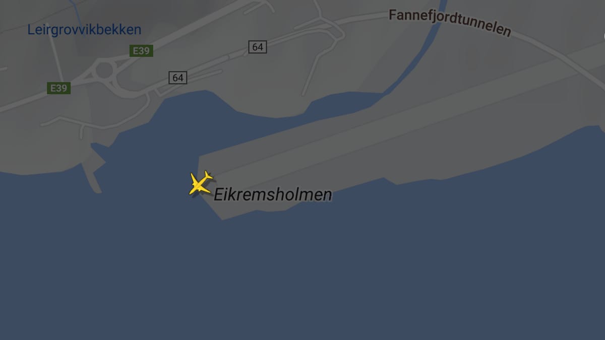 Fly på Molde Lufthavn kjørt utenfor rullebanen