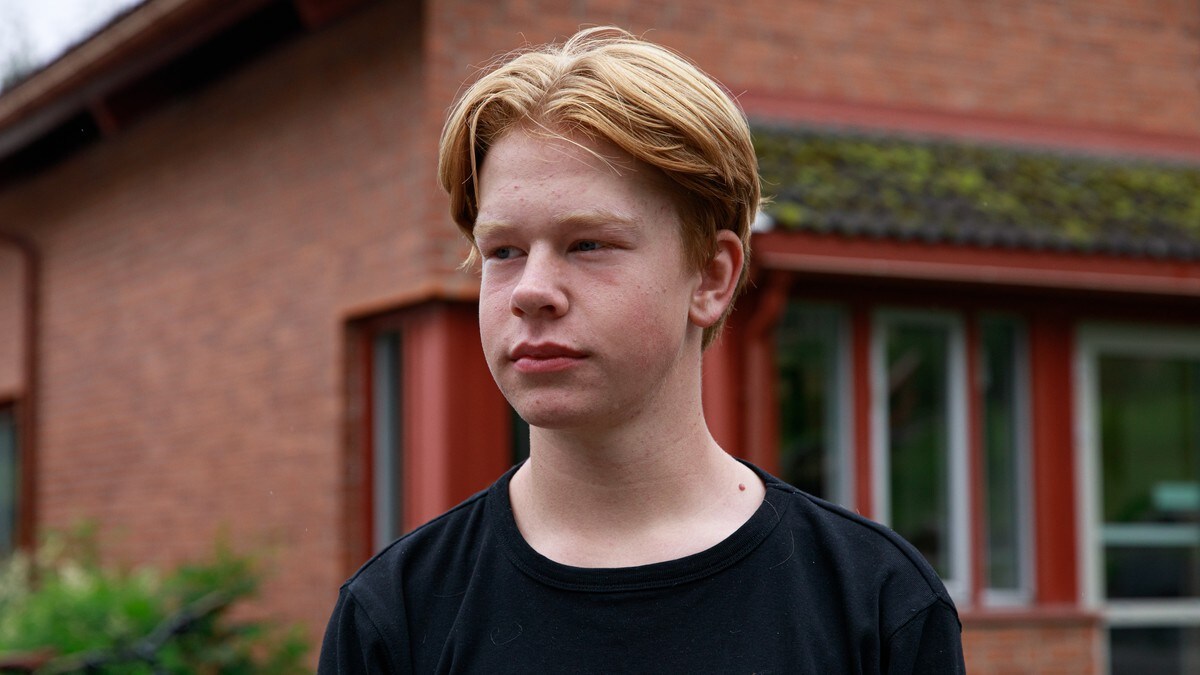 Emil (16) flyktet mens nabohuset raste