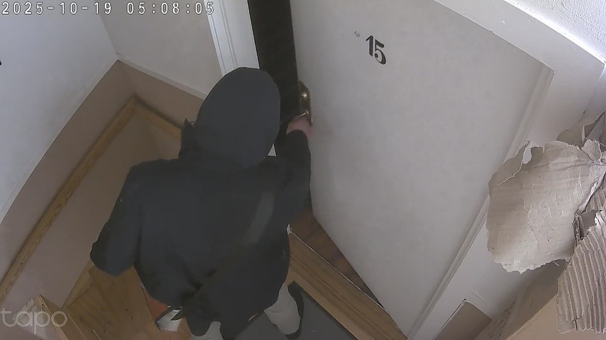 Her bryt personen seg inn – landslagsstjerner utsett for tjuveri mens dei sov