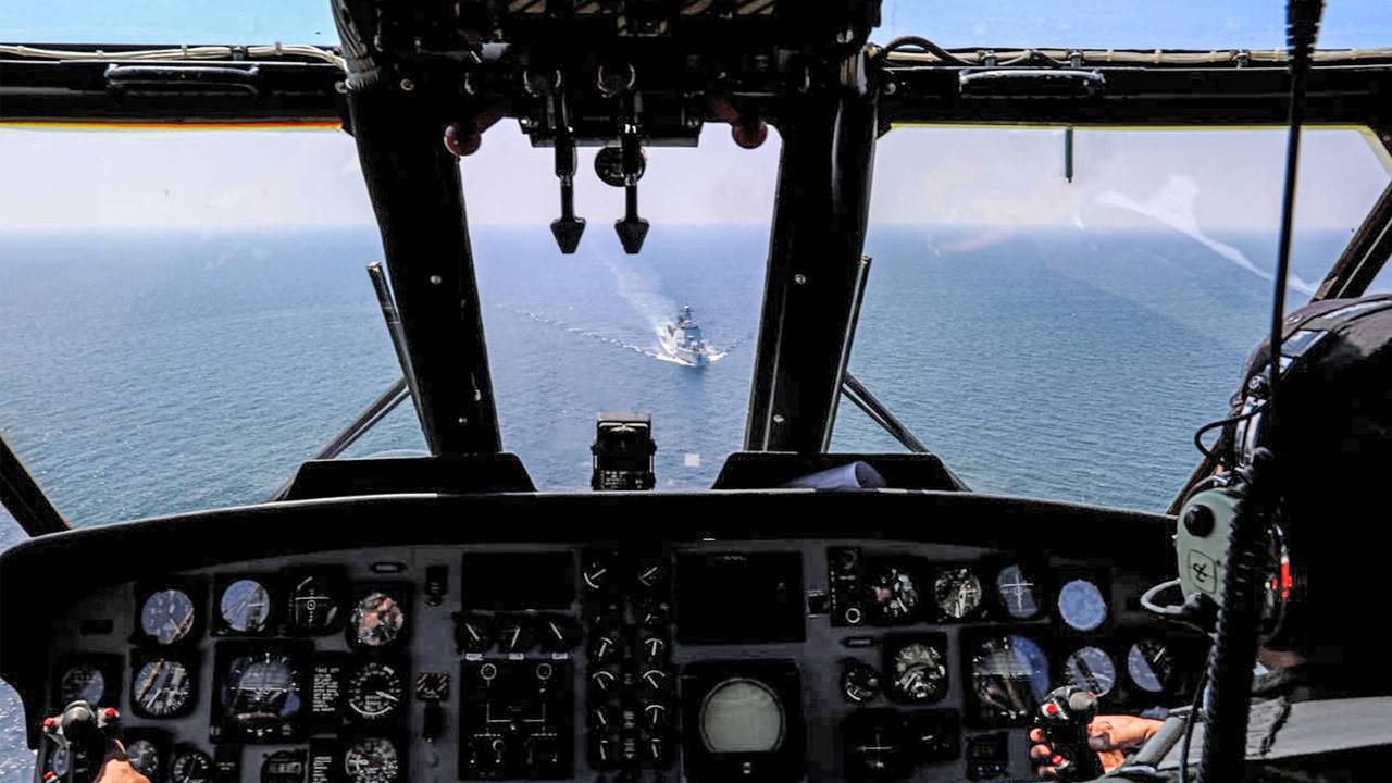 Eit iransk militærhelikopter under ein samla militærøving mellom Iran, Russland og Kina.