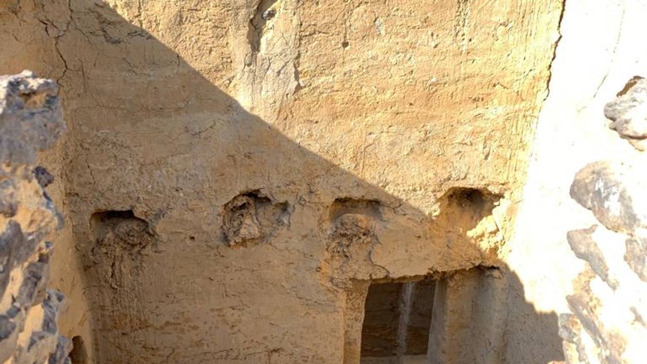 Verdens eldste, daterte kloster i Bahariya Oasis i Egypt