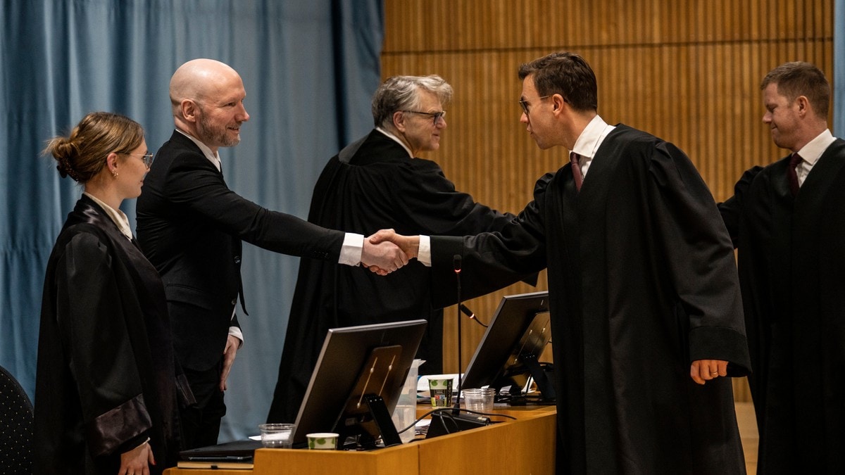 Tror Breivik sparket besøksvenn av taktiske årsaker