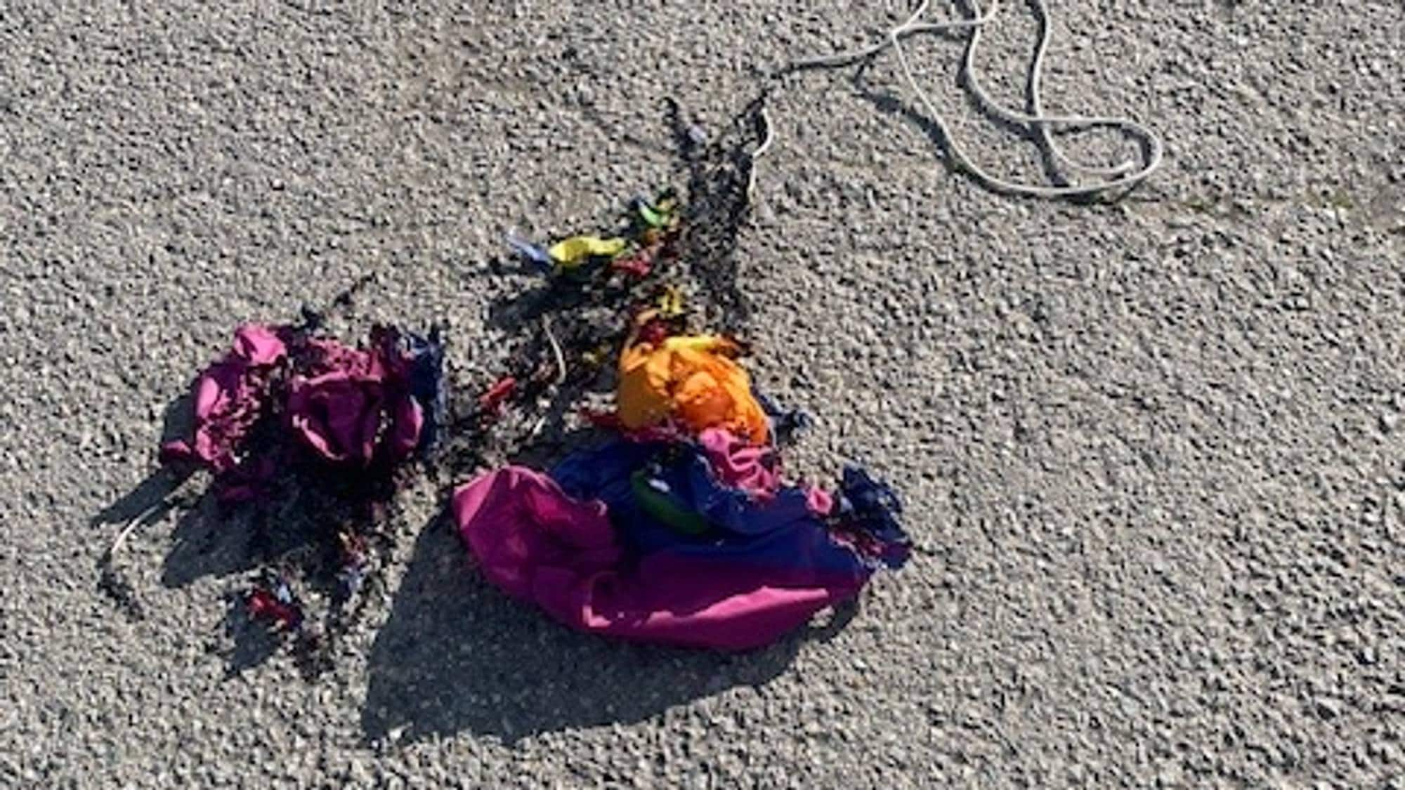 Prideflagget på Skøyen skole påtent