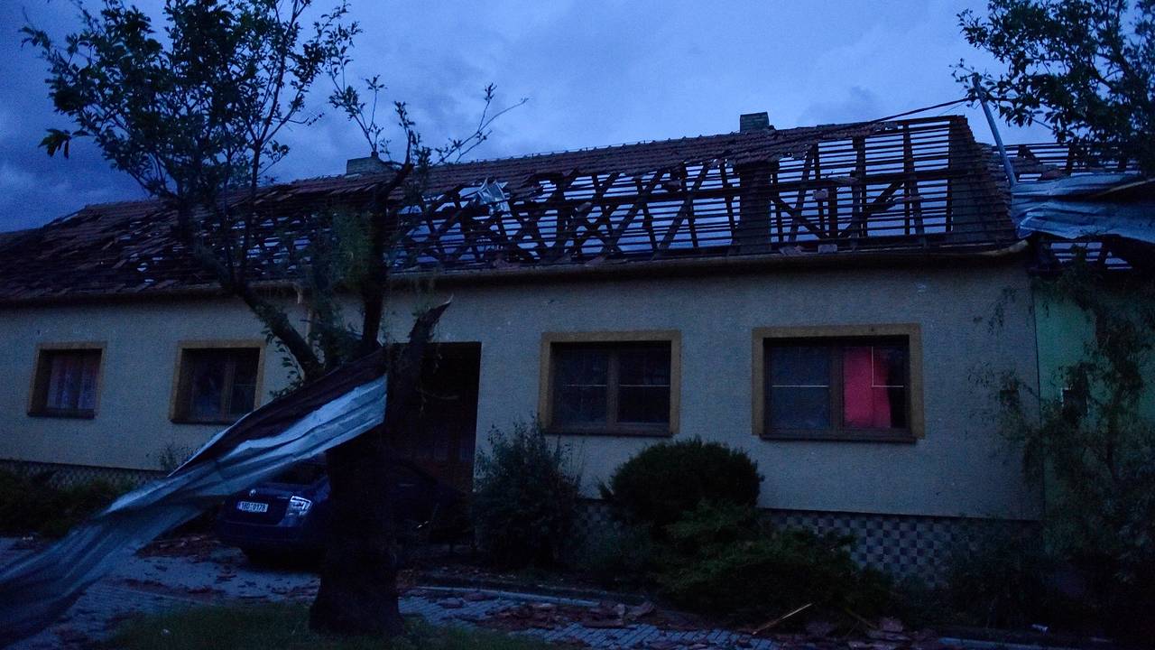 En tornado traff landsbyen Moravaska Nova Ves i Hodonin-distriktet 24. juni - 2021
