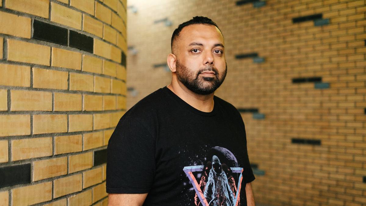 Gulraiz Sharif vant LOs litteraturpris – NRK Kultur og underholdning