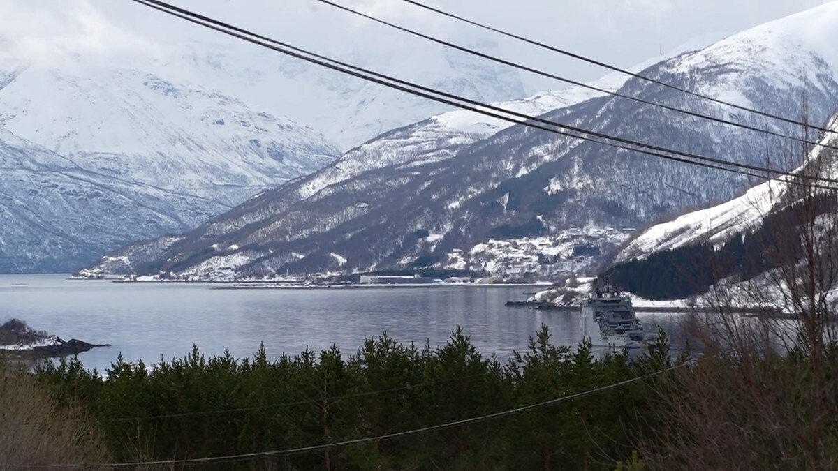 Kvinne antatt omkommet: Vil sprenge ut skred for å gjøre leteforholdene bedre