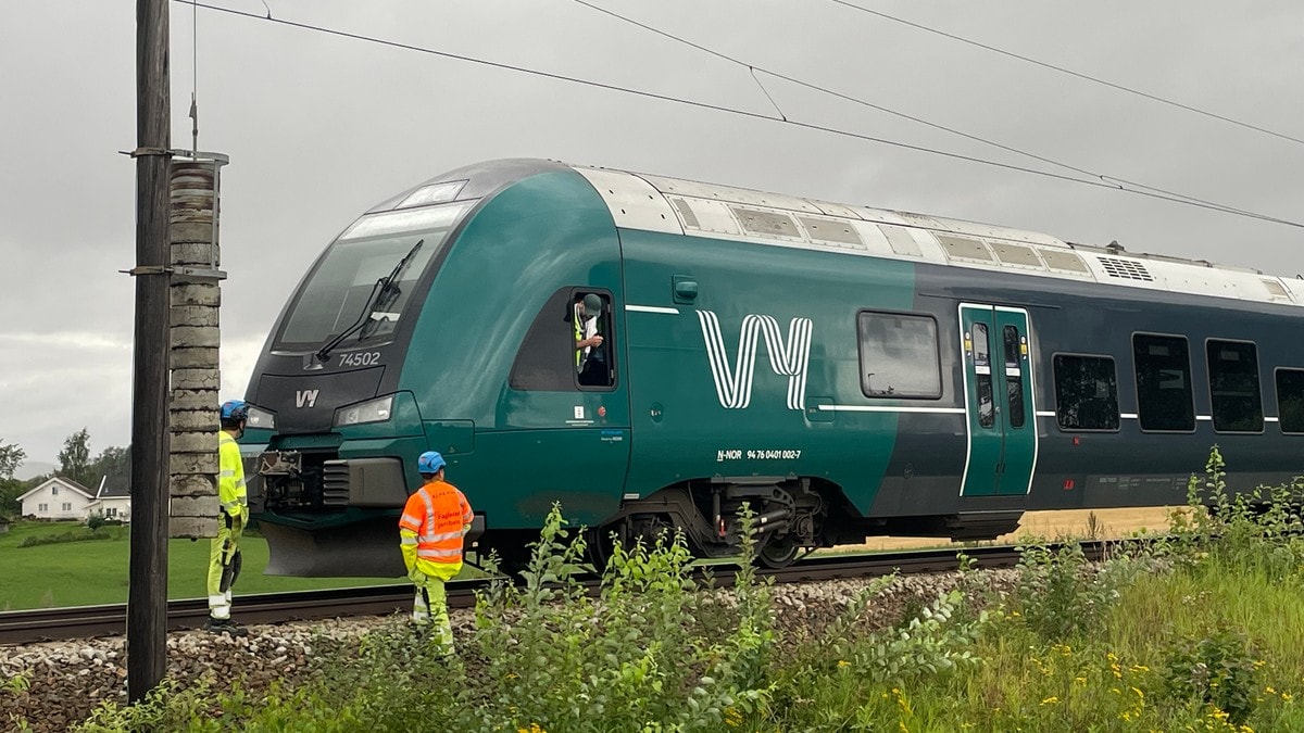 Tog evakueres mellom Hamar og Stange