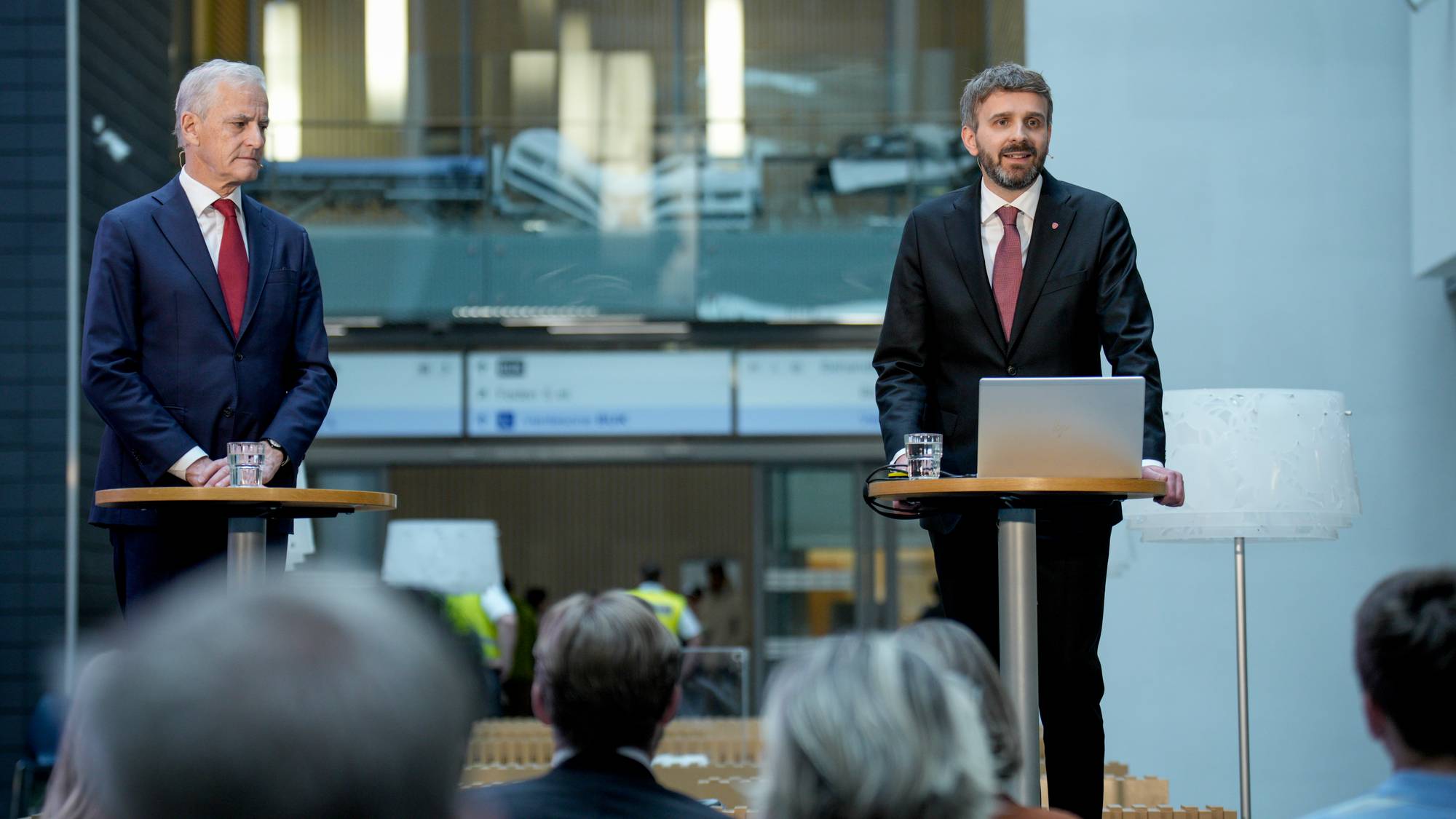Lørenskog 20260619. Statsminister Jonas Gahr Støre (Ap) og helse- og omsorgsminister Jan Christian Vestre (Ap) lanserer nye ventetidsmål for helsesektoren under en pressekonferanse ved Akershus universitetssykehus. Foto: Stian Lysberg Solum / NTB