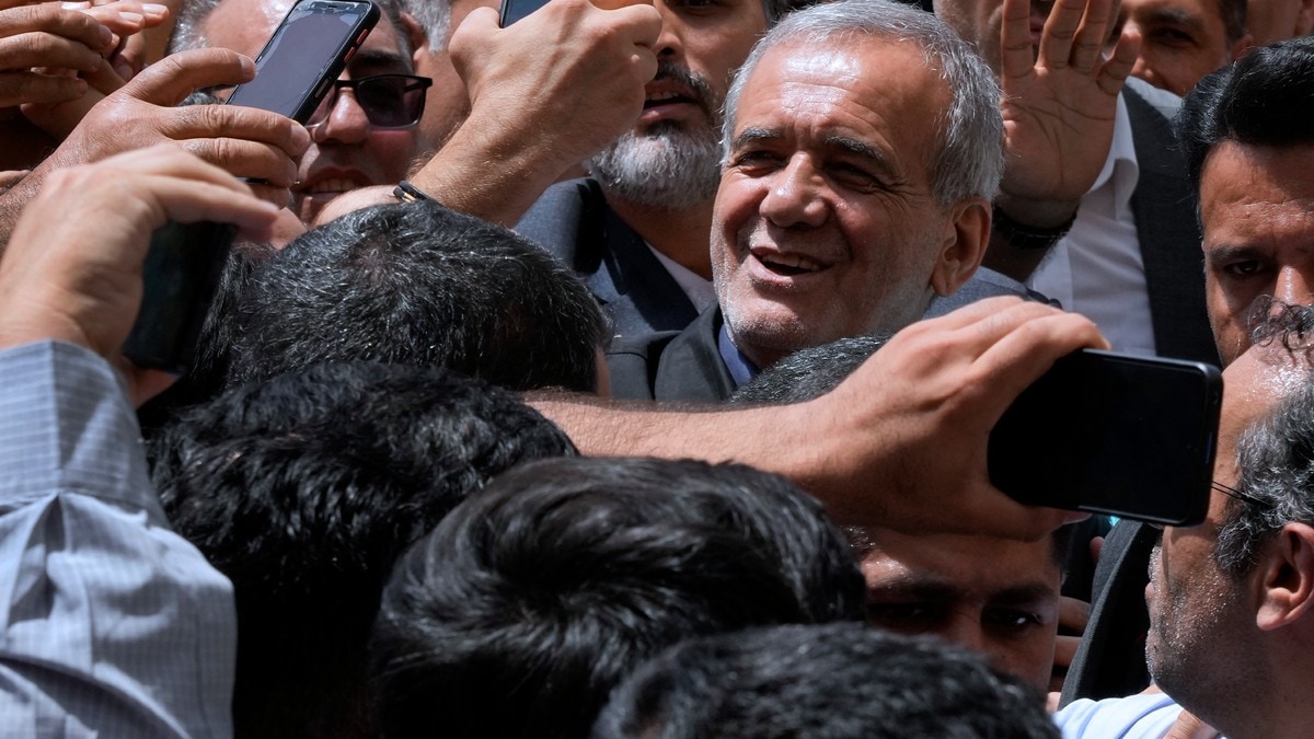 Den moderate kandidaten Masoud Pezeshkian har vunnet valget i Iran, ifølge innenriksdepartementet