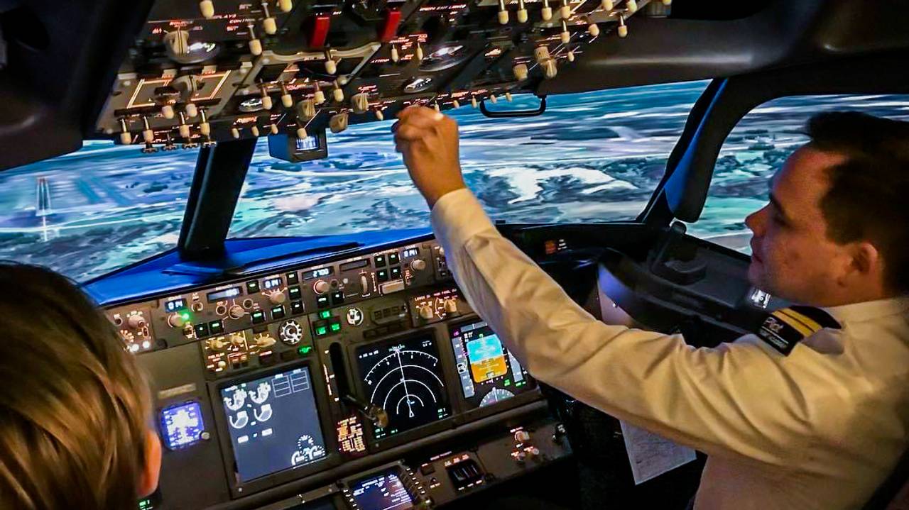 Nils Per Mikkel Utsi i cockpit