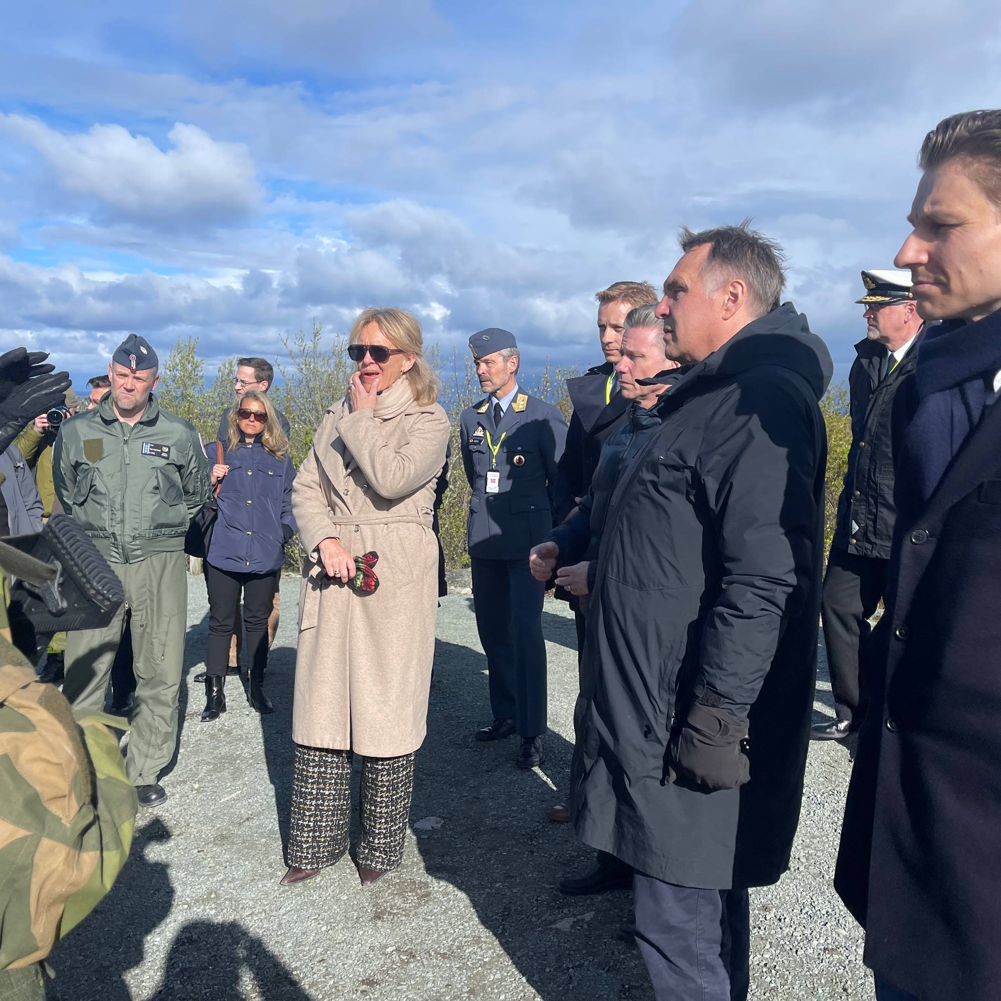 Finlands forsvarsminister, Antti Häkkänen, norges forsvarsminister Tore O. Sandvik, sveriges forsvarsminister Pål Jonson, direktør i det danske Forsvarsdepartementet, Peter Melgaard og utenriksministeren på Island, Thorgerdur Katrín Gunnarsdóttir 