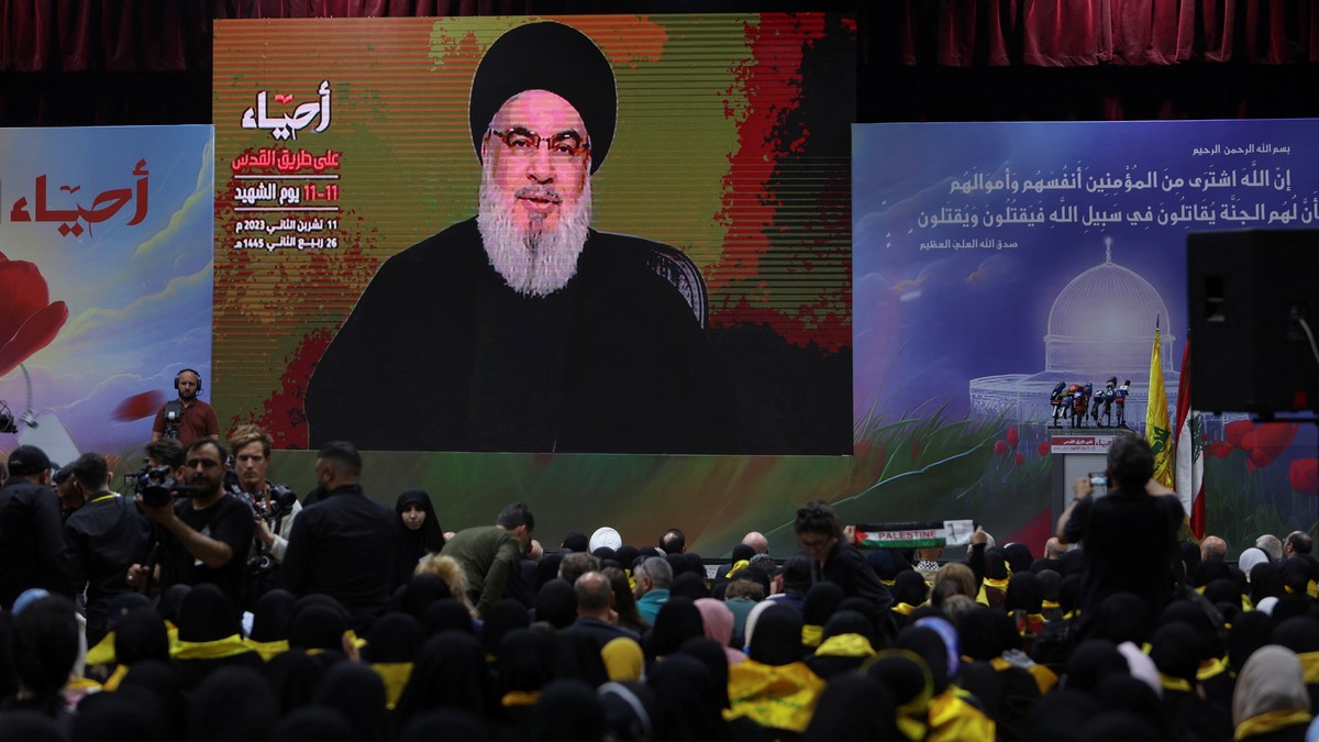 Holder pusten før talen til Hizbollah-lederen