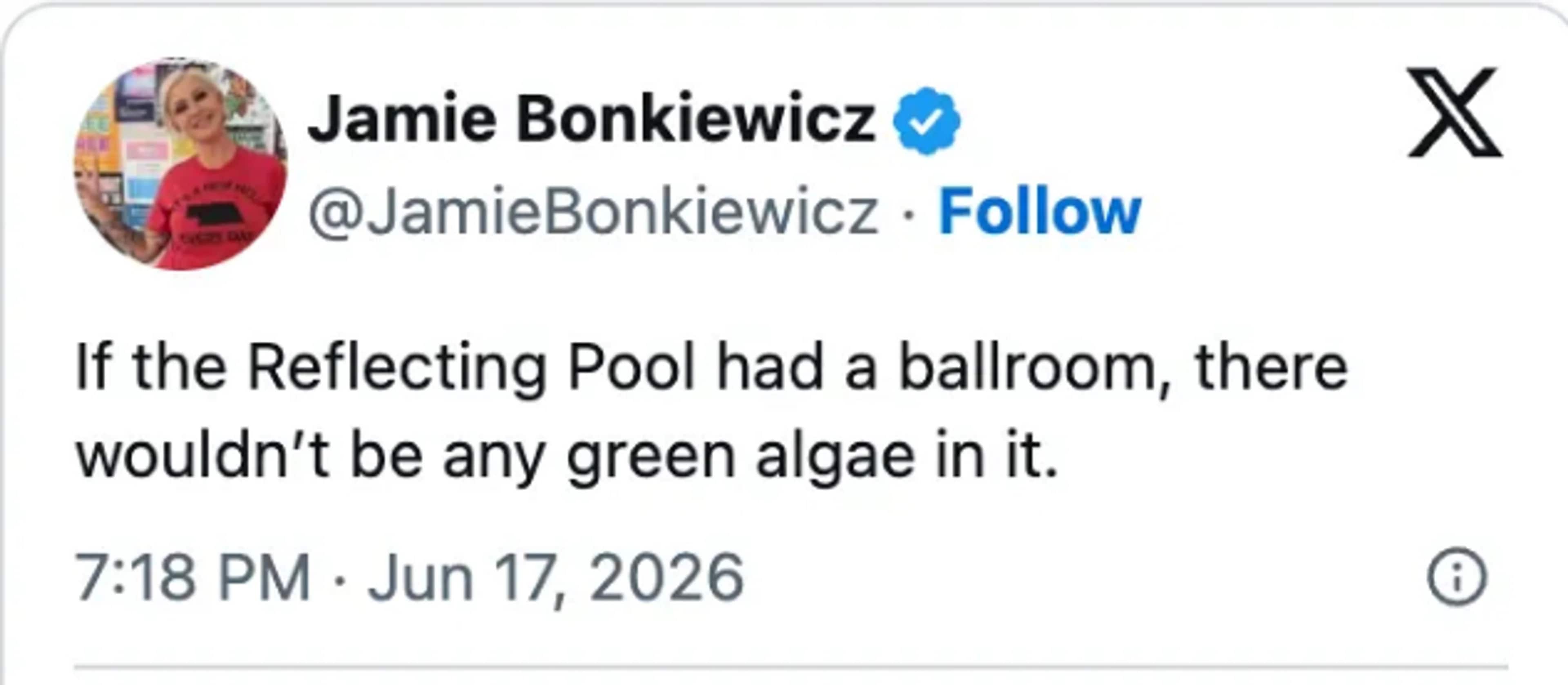 X-post med teksten "If the Reflecting Room had a Ballroom there wouldn't be any green algae in it"