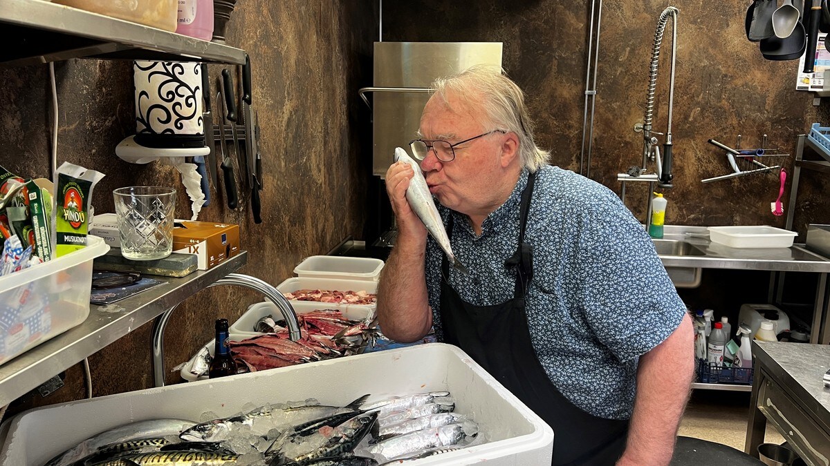 Gunnar (80) serverer over ett tonn makrell i året