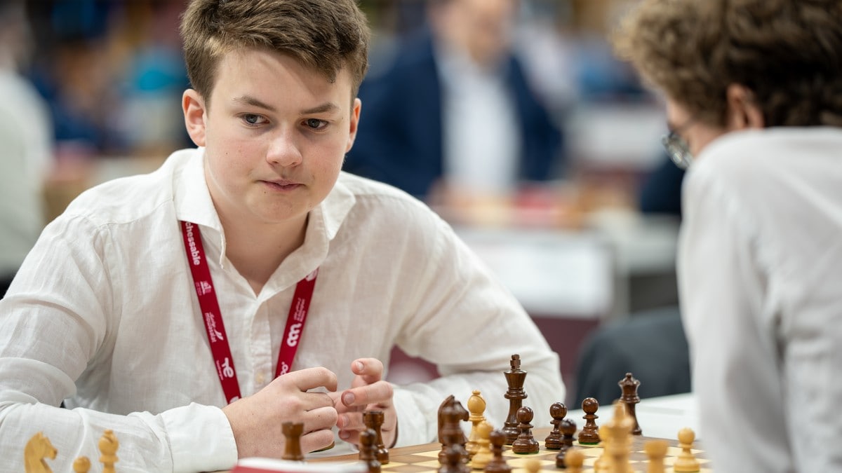 Norsk 15-åring imponerte mot Carlsen: – Ypperlig spilt