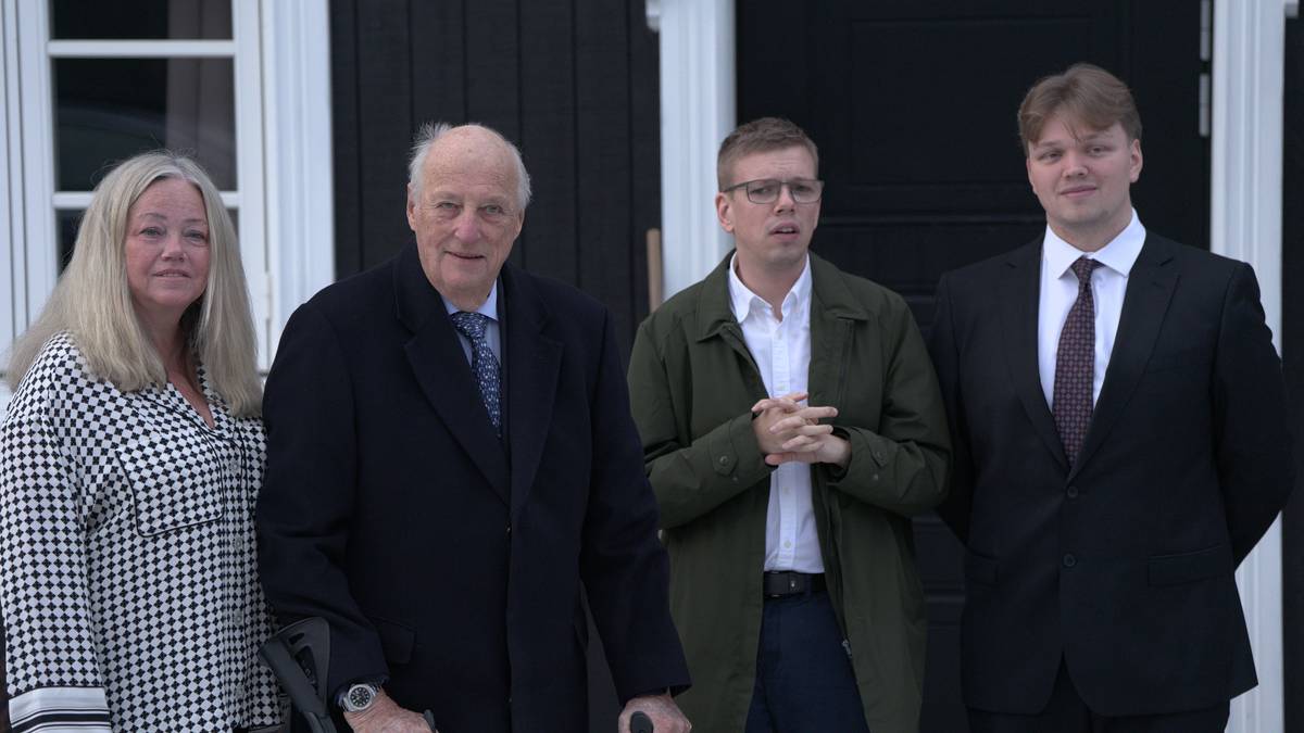 Kong Harald møter familien til marinejeger Trond Bolle