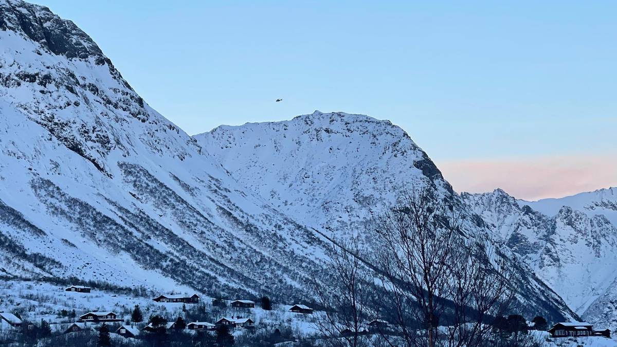 Tragic Avalanche Incident in Sunnmøre: Man Pronounced Dead After Being Caught in Langenestinden Avalanche