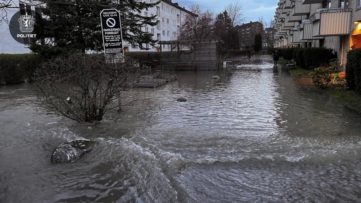 Store vannmengder i veien etter lekkasje i Oslo