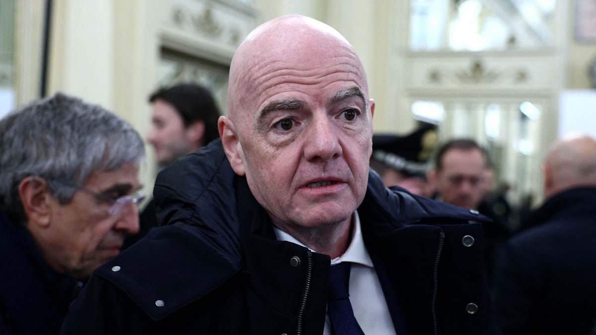 Fifa- og Uefa-presidentene anklaget for «medvirkning til krigsforbrytelser»