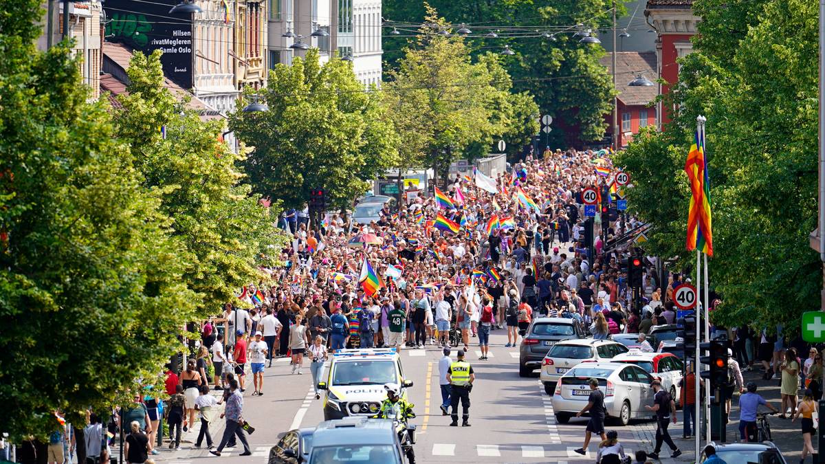 Spontant Pridetog i Oslo Siste nytt NRK