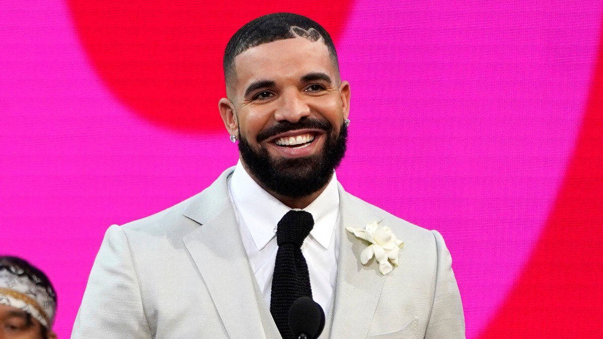 Drake tek pause frå musikken