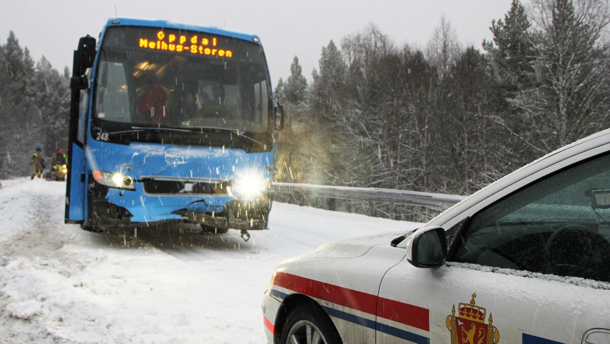 buss mot bil i oppdal nrk trondelag lokale nyheter tv og radio